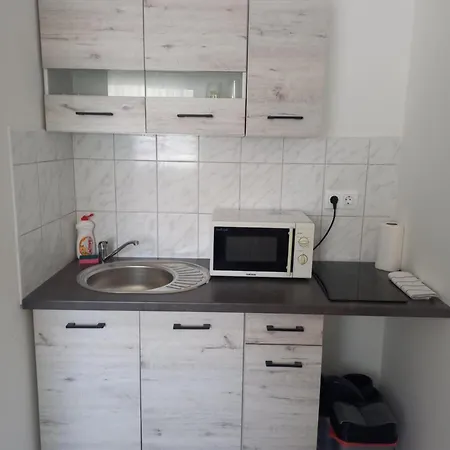 Bb64 Apartmanhaz *