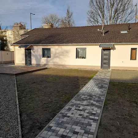 Bb64 Apartmanhaz *