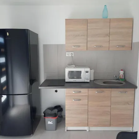 Bb64 Apartmanhaz *